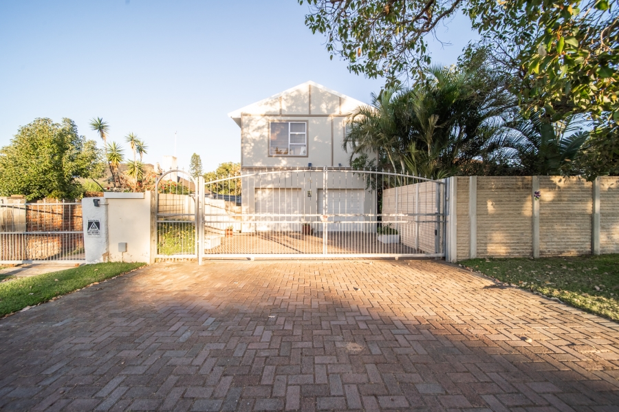 4 Bedroom Property for Sale in Beacon Bay Eastern Cape